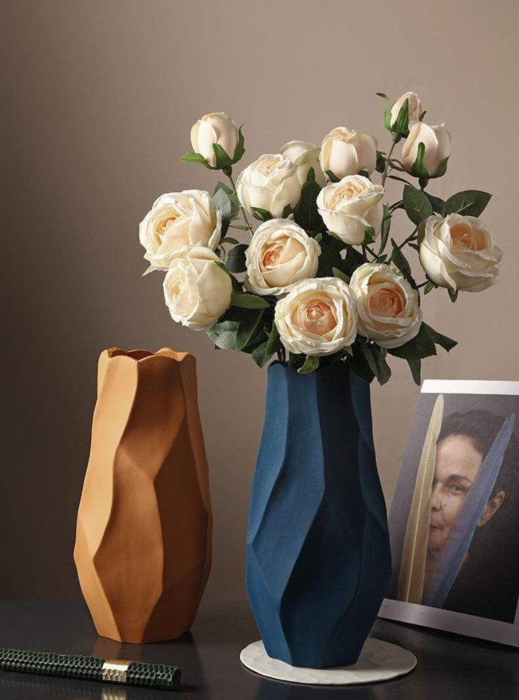 Where Bold Geometry Meets Quiet Elegance: Handcrafted Faceted Ceramic Vases for the Thoughtfully Styled Home